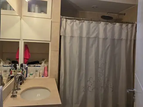 VENTA IMPERDIBLE CASA DE 2 DORM. EN VILLA ITALIA