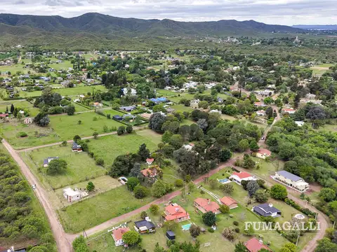 EXCELENTE Y AMPLIO TERRENO