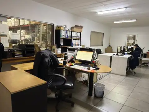 Galpon en Alquiler 100  mts Fondo