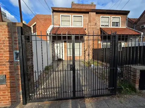 Depto Tipo Casa en Alquiler de 2 dormitorios