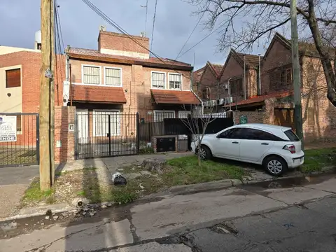 Depto Tipo Casa en Alquiler de 3 ambientes