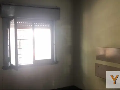 Casa en venta - 3 Dormitorios 1 Baño - 200Mts2 - Ituzaingó