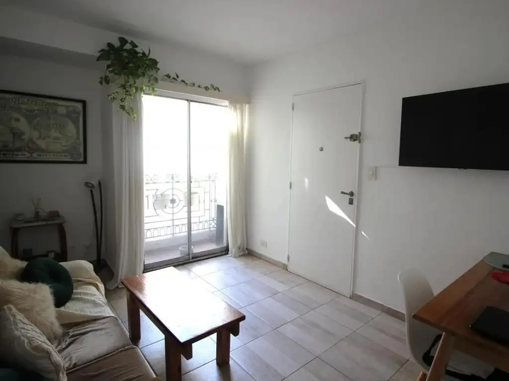 Azcuenaga 1100, Piso 7