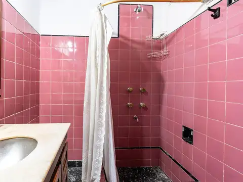 Casa  multifamiliar 6 ambientes en Villa Martelli- Lote propio- Apto crédito