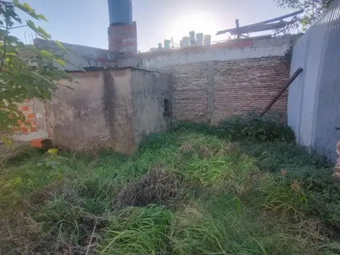 Casa en venta en clle 882 Ezpeleta Quilmes  297 m2, 3 ambientes.