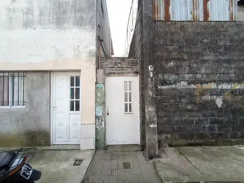 VENTA CASA INTERNA UNICA UN DORMITORIO CON PATIO