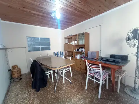 Casa 2 ambientes con 1 baño