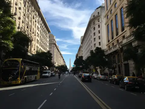 Excelente Oficina en Alquiler (Recepción, 2 Despachos y Baño). En inmejorable ubicación.