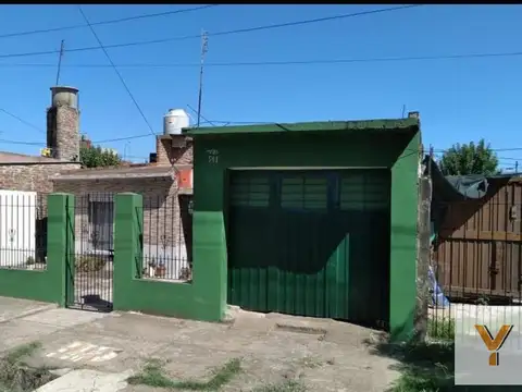 Maza e/ Senillosa y De La Plaza
