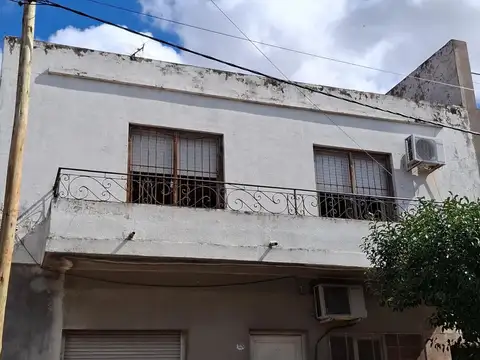 Primera Junta 1500, Piso 1