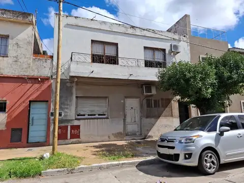 PH 2 AMB Y MEDIO, PLANTA ALTA FRENTE, C/PATIO. S/EXPENSAS