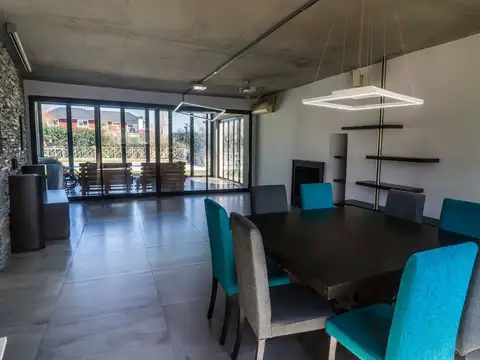 VENTA CASA 6 AMB PILETA QUINCHO LOS PUENTES LUJAN