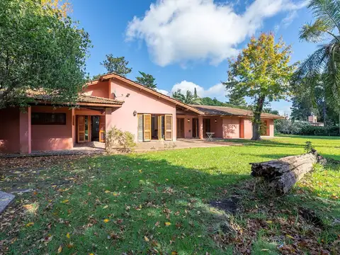 CASA EN VENTA CITY BELL, LA PLATA 4 DORMITORIOS