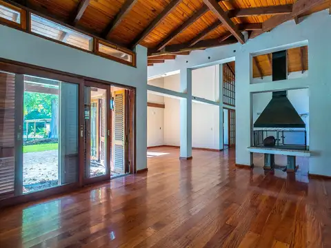 CASA EN VENTA CITY BELL, LA PLATA 4 DORMITORIOS
