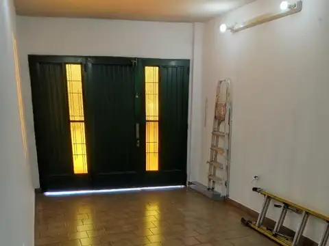 Casa en Alquiler con 1 cochera
