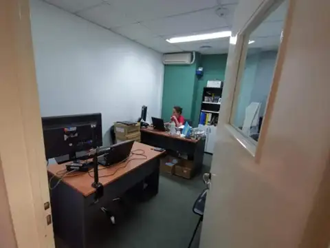 Oficina en Venta con 1 cochera