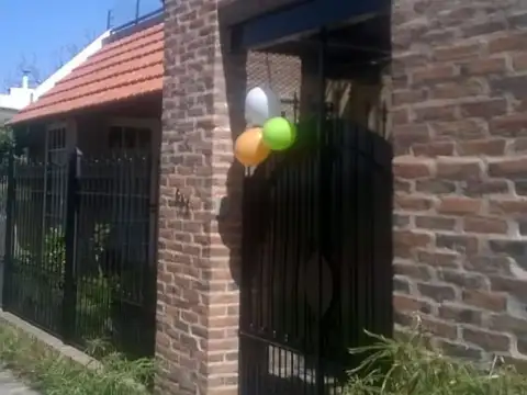 Casa - Venta - Argentina, TEMPERLEY - LAUTARO 505