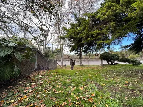 Lote frente a Parque Quiroz