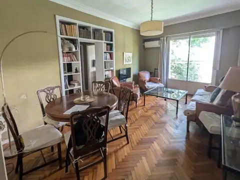 3 ambientes amoblado al frente.  Armenia 2300