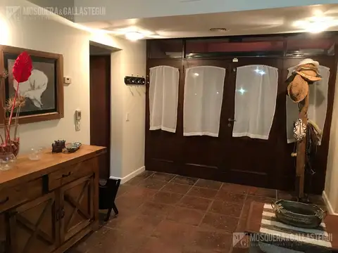 Casa 6 ambientes con 3 baños