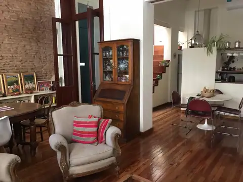 PH tipo casa reciclado a nuevo, excelente ubicación, terraza propia. - San Telmo