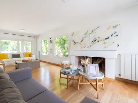 Casa en Venta con 5 cocheras