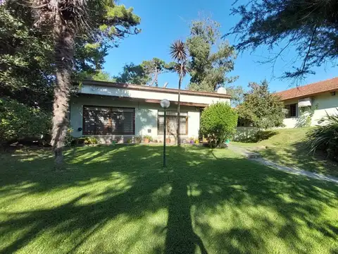 Casa 4 ambientes con 3 baños