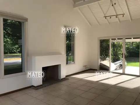 Casa en Venta con 1 cochera
