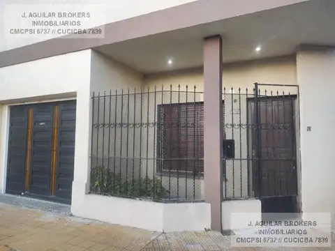 Venta casa de 6 ambientes en Haedo, cochera, patio y terraza