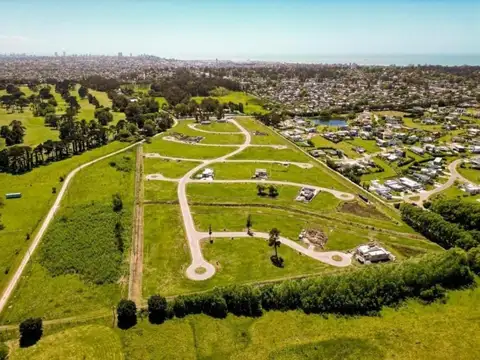 VENTA DE LOTE DE 726.7 M2, BARRIO PRIVADO ARENAS CHICO.