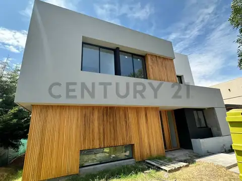 Venta Casa Barrio Cerrado Pilar Lagoon 4 amb con jardin y piscina, super moderna y con detalles de c