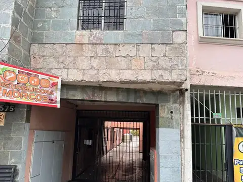 Venta de departamento. Las Heras.