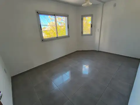 Complejo con Local Comercial, Casa y Departamentos