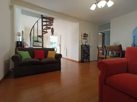 Depto Tipo Casa 6 ambientes con 1 baño