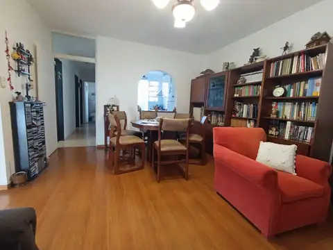 Depto Tipo Casa en Venta 40 años