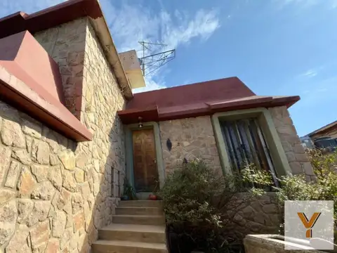Casa en venta - 4 Dormitorios 2 Baños - Córdoba