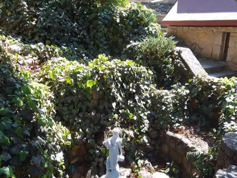 Casa en venta - 4 Dormitorios 2 Baños - Córdoba