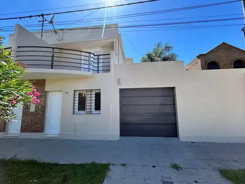 SE ALQUILA CASA 2 DORM - SANTO TOME