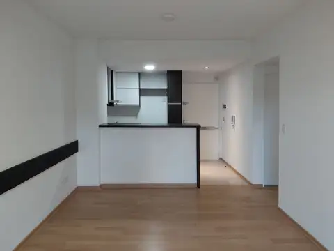 Departamento en Venta en Parque Chacabuco, USD 145.000