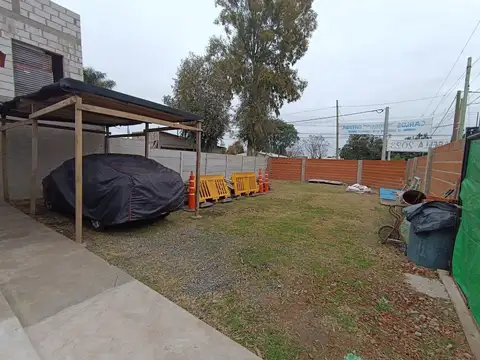 Casa 3 ambientes con 1 baño