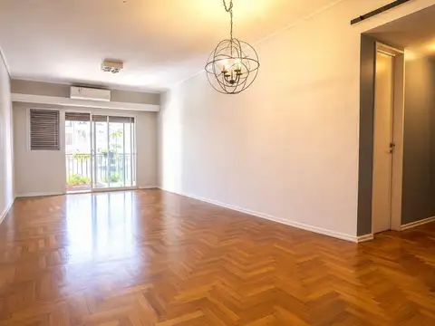 Excelente departamento 5 ambientes + dependencia Recoleta