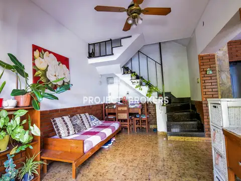 Casa 5 ambientes con 3 baños