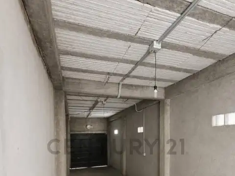 Venta Casa 2 Dormitorios y Amplia Cochera