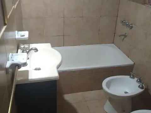 Duplex 2 Ambientes Contra Frente con Cochera