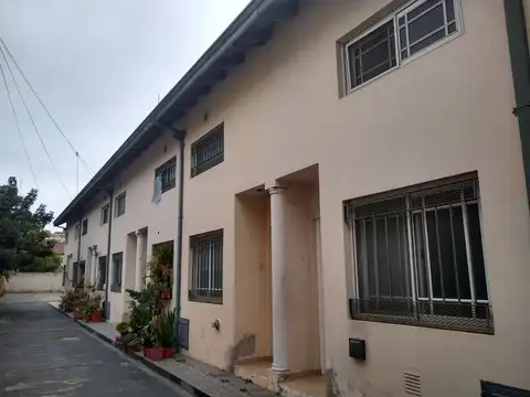 Duplex 2 Ambientes Contra Frente con Cochera