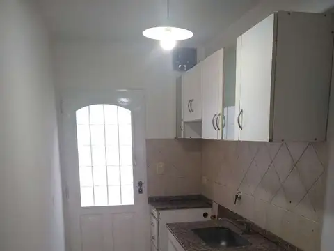 Duplex 2 Ambientes Contra Frente con Cochera