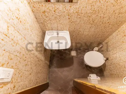 San Luis 900, Piso 1