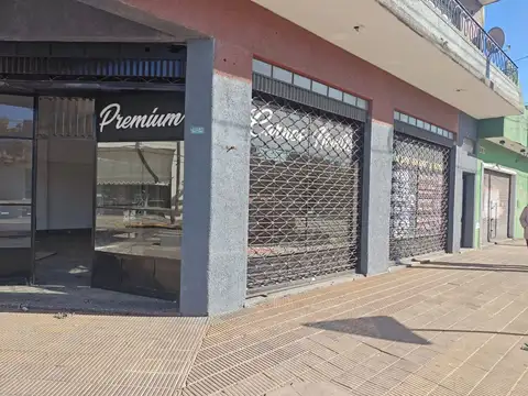 Local en Alquiler en Isidro Casanova, $ 1.800.000