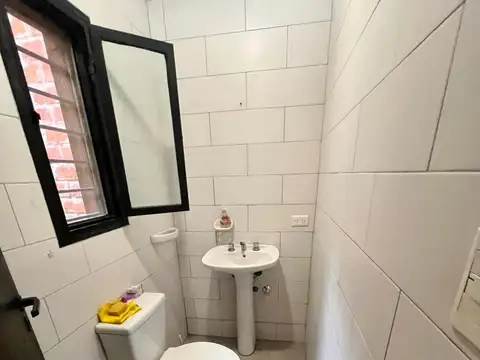 Depto Tipo Casa 4 ambientes con 2 baños