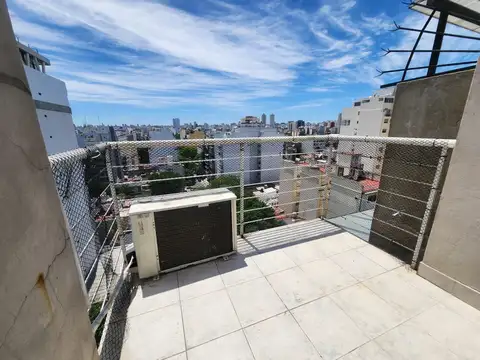 Departamento 2 amb.con balcón al frente y cochera | Boyacá 700, entre Páez y Felipe Vallese – Flores